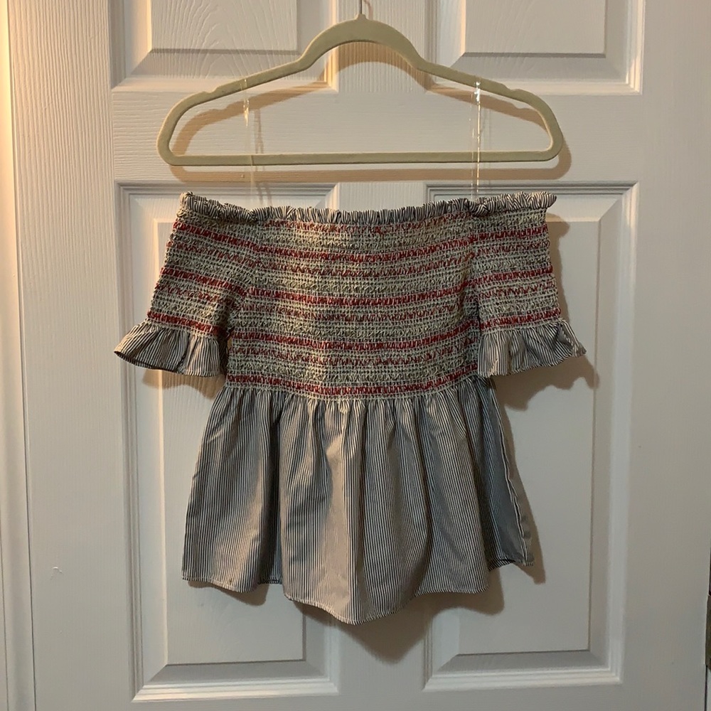 NWT Off the shoulder peplum top